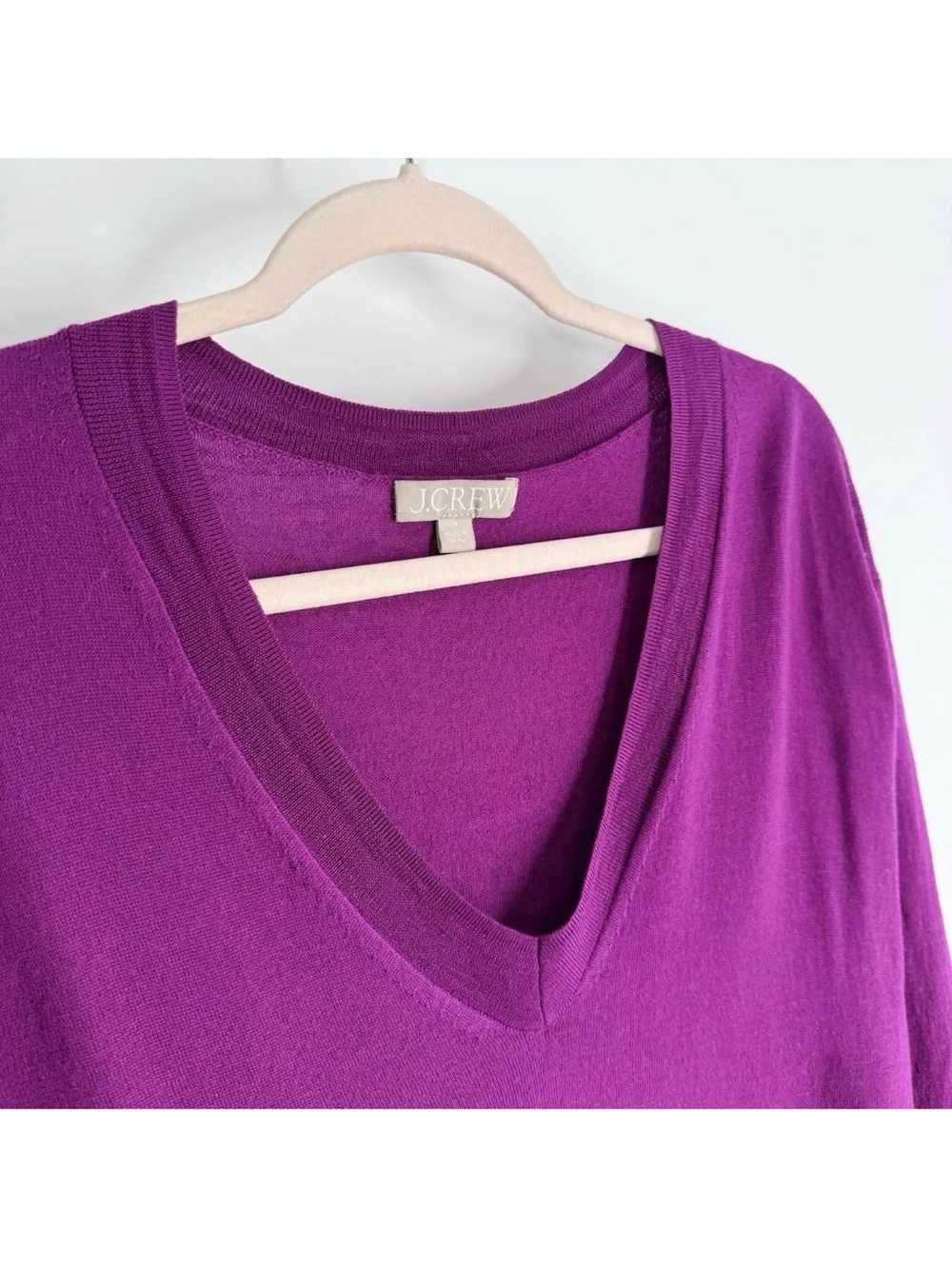 J Crew Merino Wool Sweater Womens Size Medium Magenta Lightweight V-Neck